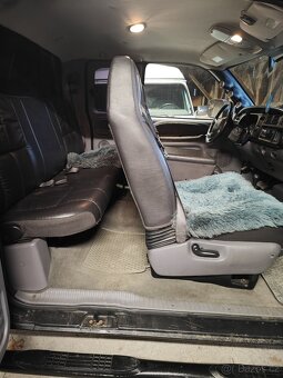 Dodge RAM 2500 Cummins 4x4 - 4