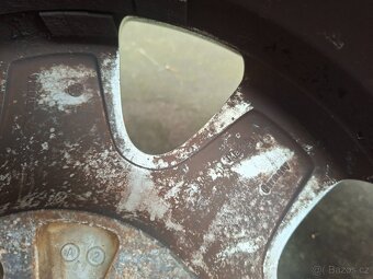 VW Transporter ,al kola- letni pneu 205/65R16C - 4