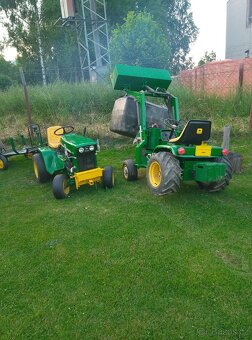 John Deere -traktůrek - 4