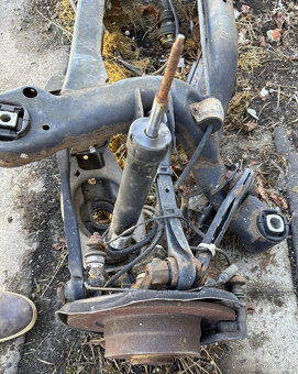 Zadní náprava komplet 64529182794 BMW 1 E87 - 4