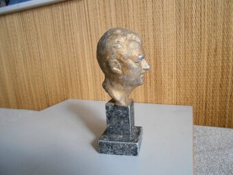 Stará, hliníková busta Klement Gottwald, výška 15 cm - 4