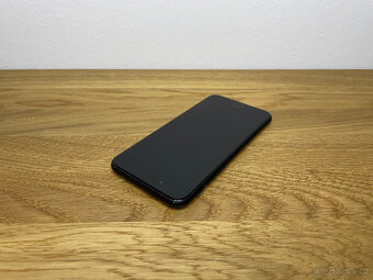 Apple iPhone SE2020 128GB Black - baterie 75% - 4