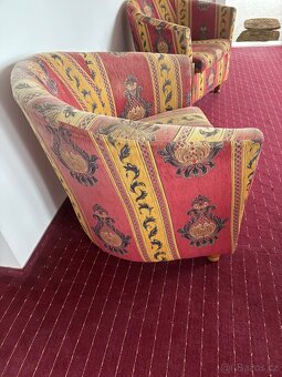 Křesla a konferenční stole - 4