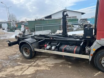 Iveco ML 80 E kontejnér - 4