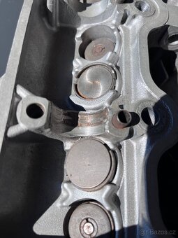 Honda CBX 1000 hlava - 4