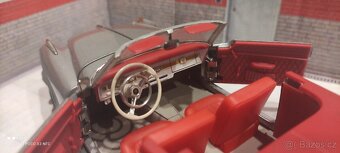Borgward Isabela Revell Cabrio 1:18 - 4