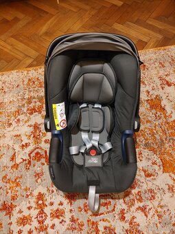 Britax Römer Baby Safe i-Size + Základna - 4