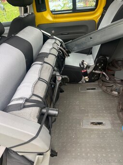 VW Caddy 1.9Tdi 77kW - 4