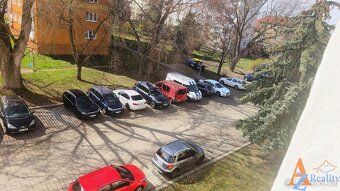 Nabízíme dlouhodobý pronájem bytové jednotky, 3+1/L, v ulici - 4