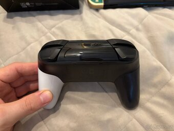Nintendo Switch OLED Zelda TOTK Edition + Pro Controller - 4
