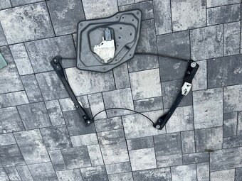 Škoda Superb II Facelift 2015 okna dveří levá strana - 4