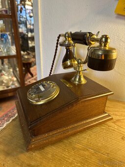 Starožitný dřevěný telefon - 4