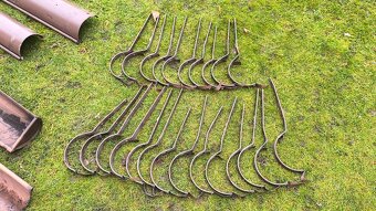 Žlaby, svody, kolena, háky - Lindab - 4