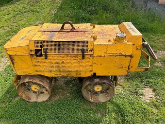 Příkopový vibrační válec - 4