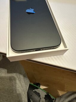 Apple IPhone 16 pro Max, 256GB Black titanium . Top stav - 4