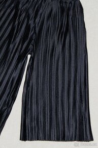 Dívčí plisé / plisované kalhoty Reserved vel. 134 - 4