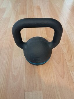 Kettlebell 8 kg – Corength (Decathlon), velmi dobrý stav - 4