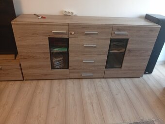 Prodám obývací stěnu   Komoda 2ks :  D 170cm ,Š -40 cm ,V-78 - 4