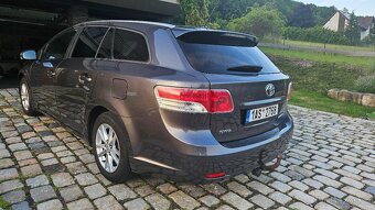 Toyota Avensis 2.0 TDI - 4