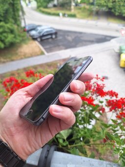 iPhone 8 64gb black, baterie 97% - 4
