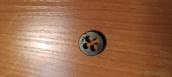 ZÁVITNÍKY A ZÁVITOVÁ OČKA METRICKÁ - LEVÁ - 4