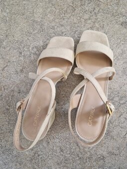 Páskové boty na podpadku vel. 41 - 4