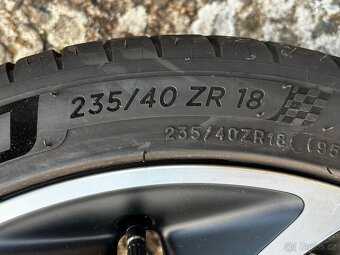 Ford Focus ST-Line , 235/40/18 Michelin - 4