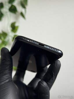 iPhone SE (2022) 64GB - 99% baterie, DPH - 4