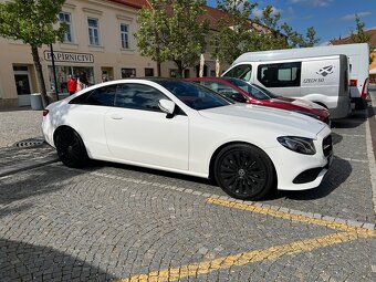 Mercedes Benz E200 Coupe - 4