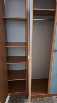 DĚTSKÝ NÁBYTEK- CELÝ POKOJ SKŘÍNĚ STŮL - 4