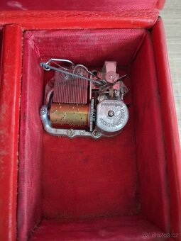 Hrací šperkovnice - 4