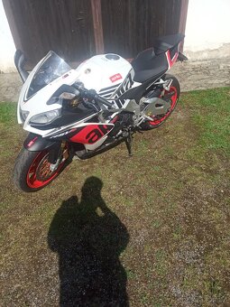 Aprilia RSV4 APRC - 4