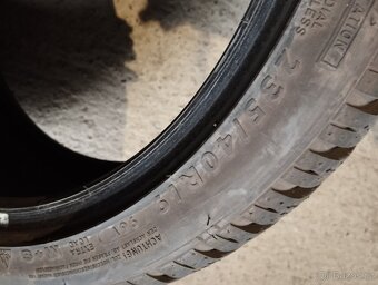 235/40/19 96v Dunlop - zimní pneu 2ks - 4
