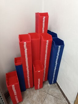Plastové boxy a držáky - 4