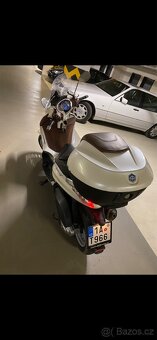PIAGGIO BEVERLY 300 ie - 4