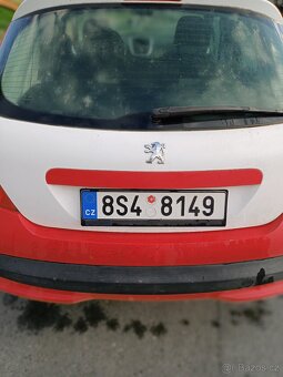 Prodám Peugeot 207 1,4 benzín, r.v. 5/2007, najeto 151.167km - 4