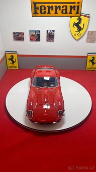 Ferrari 250 GTO 1:18 Kyosho - 4