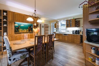 Elegantní rodinný dům s garáží a pozemkem 1.261 m2 v Městě T - 4