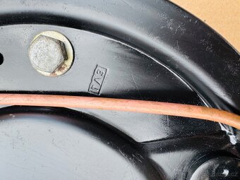 přední brzdy pravá a levá Gaz 21 Volha nové - 4