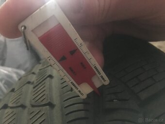 Prodám zimní pneu pirelli 225/55/17 - 4