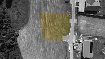 Lukrativní stavební pozemek s výhledem, 1 400m2, zasíťovaný, - 4