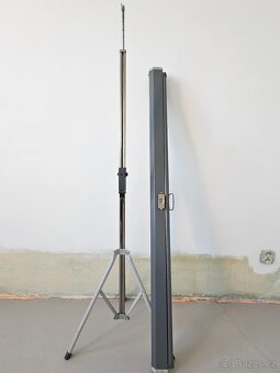 Přenosné projekční plátno Excellent se stativem - 4