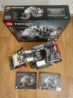 Lego technic 42100 bagr Liebherr R9800 - 4