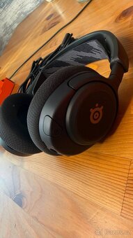 Herní sluchátka SteelSeries Arctis Nova 3 - 4