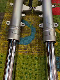 Vidlice přední na Triumph Tiger 955i R.V.2002 - 4