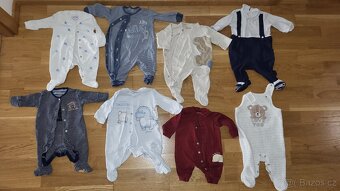 59 kusů oblečení za 100,- dupačky, trička, tepláčky.. - 4