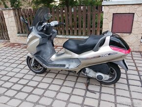 Piaggio x8 200 - 4