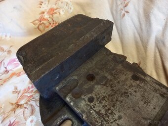 strojní svěrák - 4