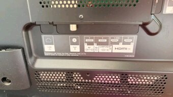 Sony Bravia KDL-40NX720. 102cm - 4