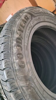 Pneu 205/65 16C - 4